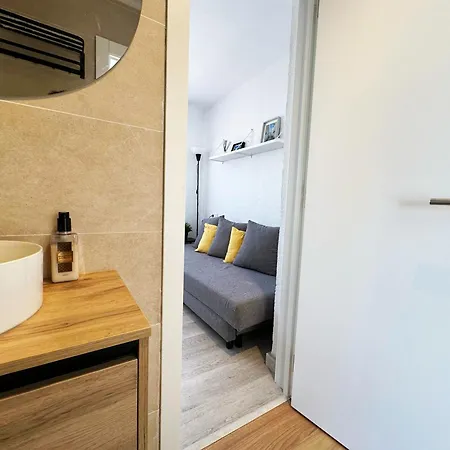Mira - Casa De 3 Dormitorios, Terrazas, Vistas Al Mar, Parking Privado, Playa A 400 Metros, Centro A 500 Metros Lägenhet Torremolinos