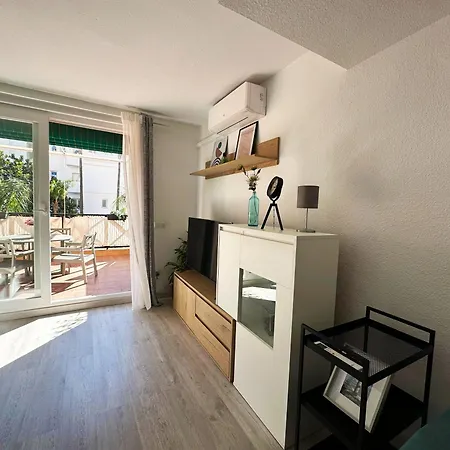 Mira - Casa De 3 Dormitorios, Terrazas, Vistas Al Mar, Parking Privado, Playa A 400 Metros, Centro A 500 Metros Lägenhet Torremolinos