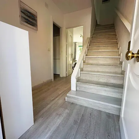 Mira - Casa De 3 Dormitorios, Terrazas, Vistas Al Mar, Parking Privado, Playa A 400 Metros, Centro A 500 Metros *