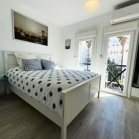 Mira - Casa De 3 Dormitorios, Terrazas, Vistas Al Mar, Parking Privado, Playa A 400 Metros, Centro A 500 Metros Lägenhet Torremolinos